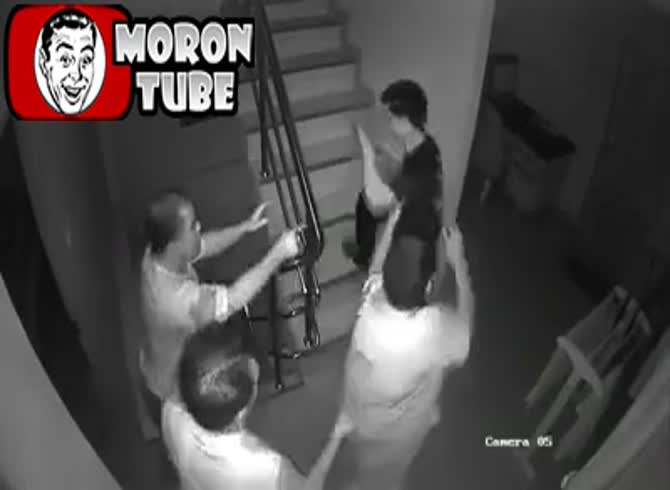 Video :After breaking into a building, the thief is slain (public alerted)